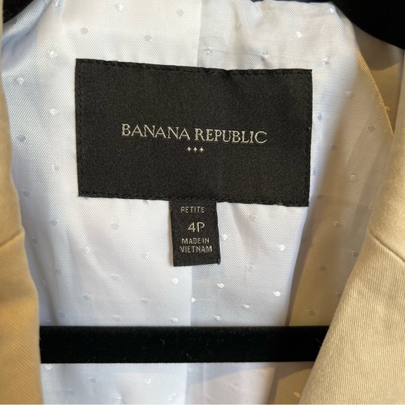 Banana Republic Piped Academy Khaki Blazer - Picture 4 of 11